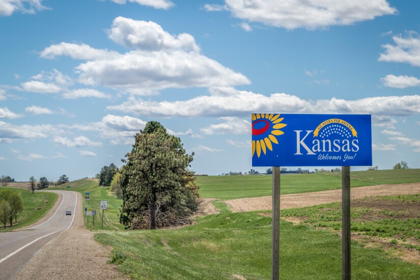 Welcome to Kansas sign