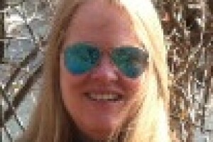 Diana Manos.jpg