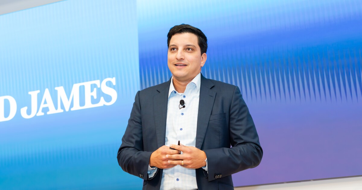 Raymond James CEO not interested in advisors just looking for ‘highest check’ Raymond James CEO not interested in advisors just looking for ‘highest check’