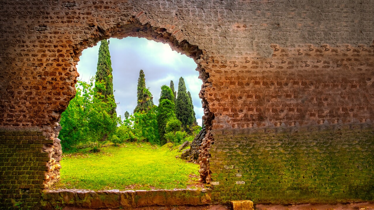 Hole in walled garden