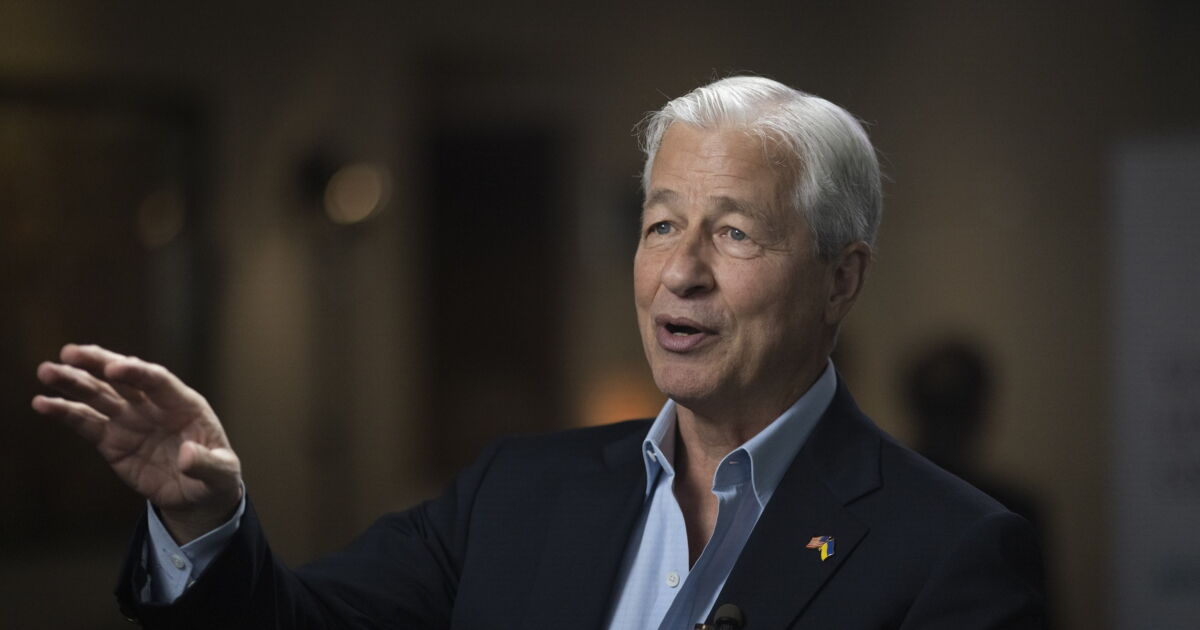 Bank CEO pay is up, Fed board chairman clout is down