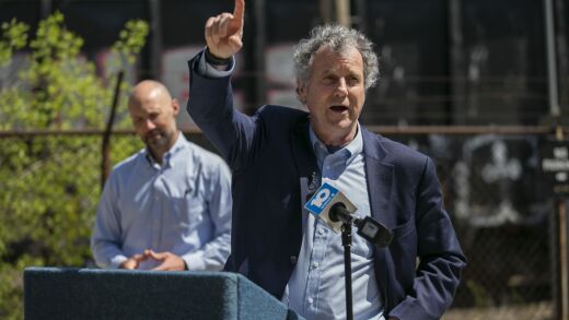 BROWN-SHERROD-BLOOMBER-041223