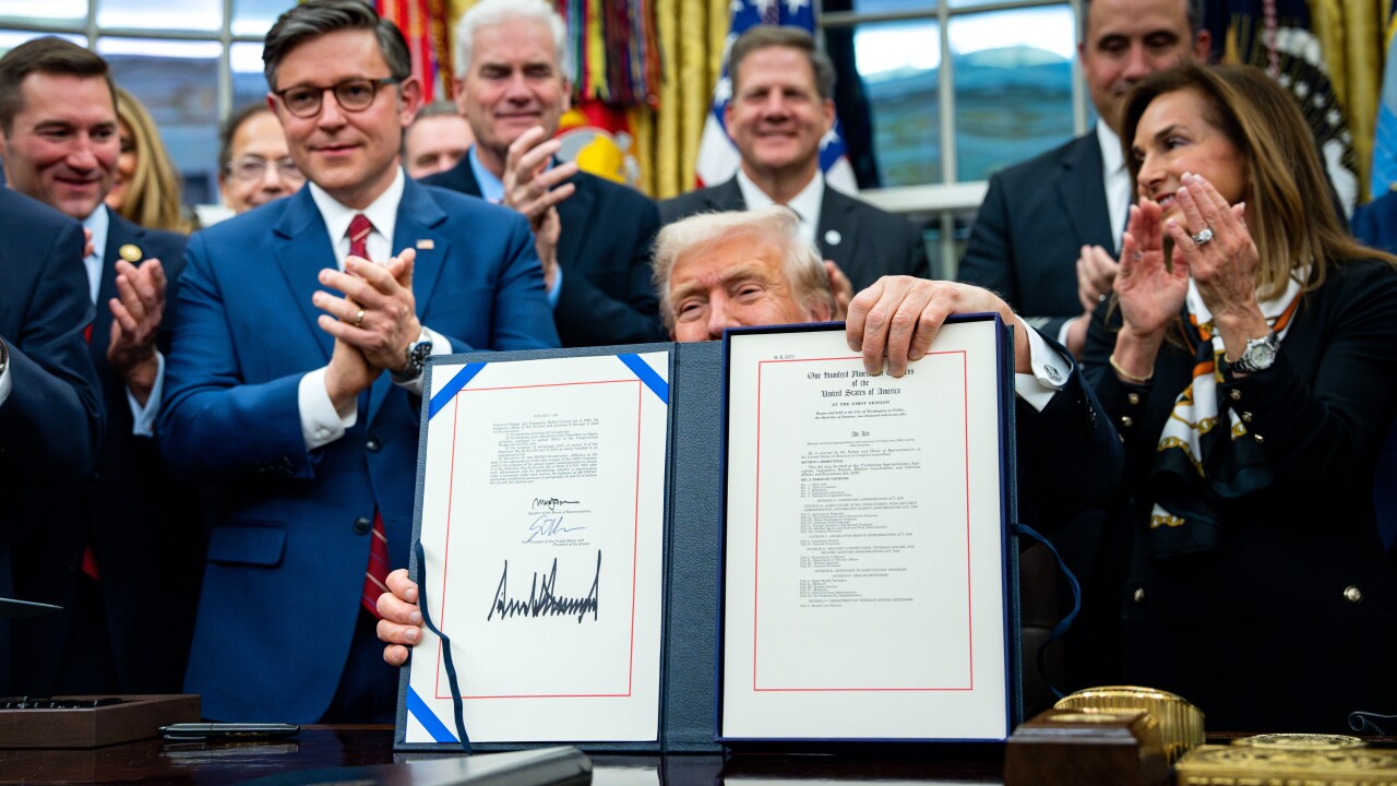 Treasuries Steady as Traders Brace for Post-Shutdown Volatility