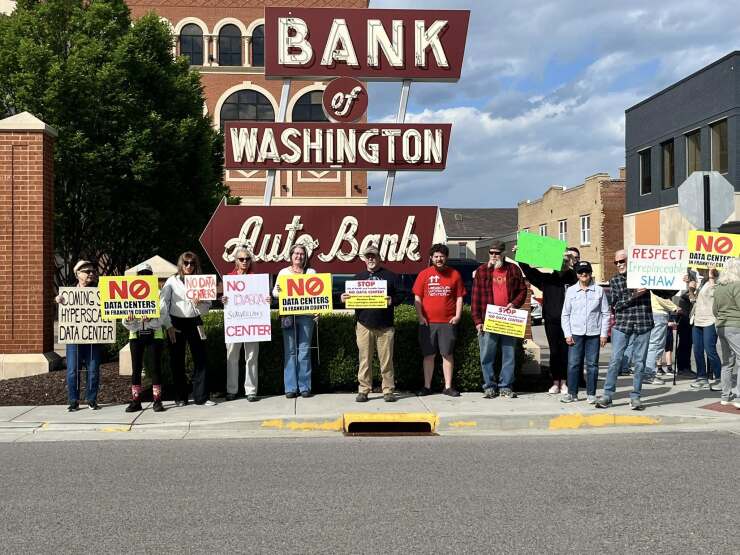 Protesters picket outside Bank of Washington's headquarters in Franklin County, Missouri on May 1, 2026.