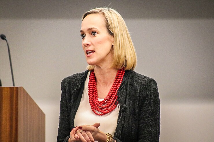 wibwatch21-kate-danella