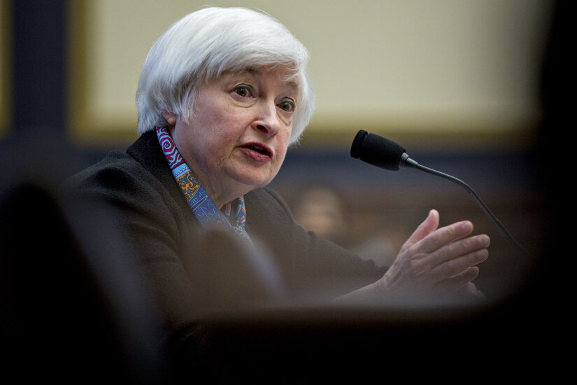 Yellen-Janet-Federal-Reserve-gesturing-Bloomberg-News