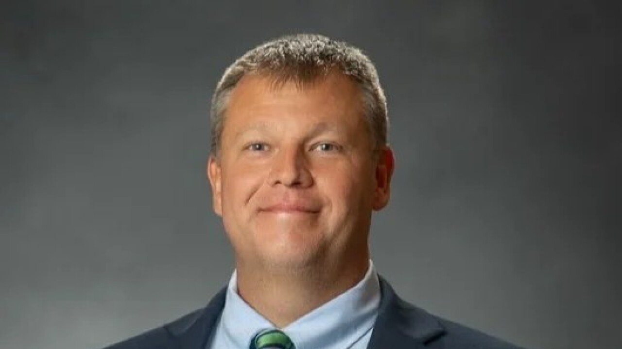 Headshot of Travis Hoffman