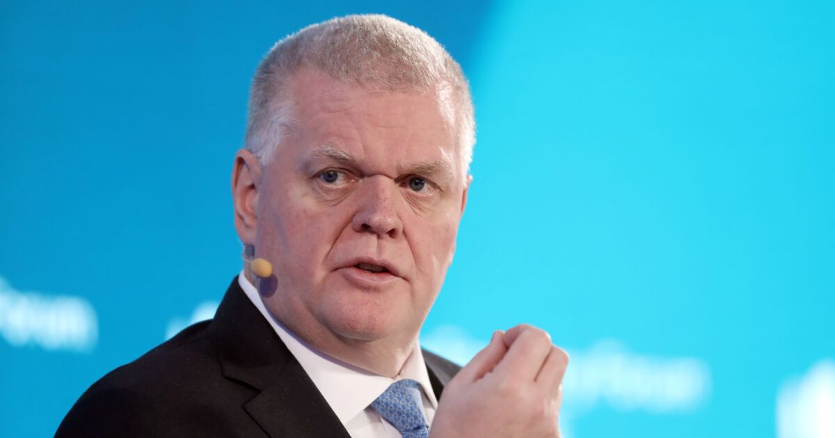 HSBC names caretaker Noel Quinn as permanent chief ...