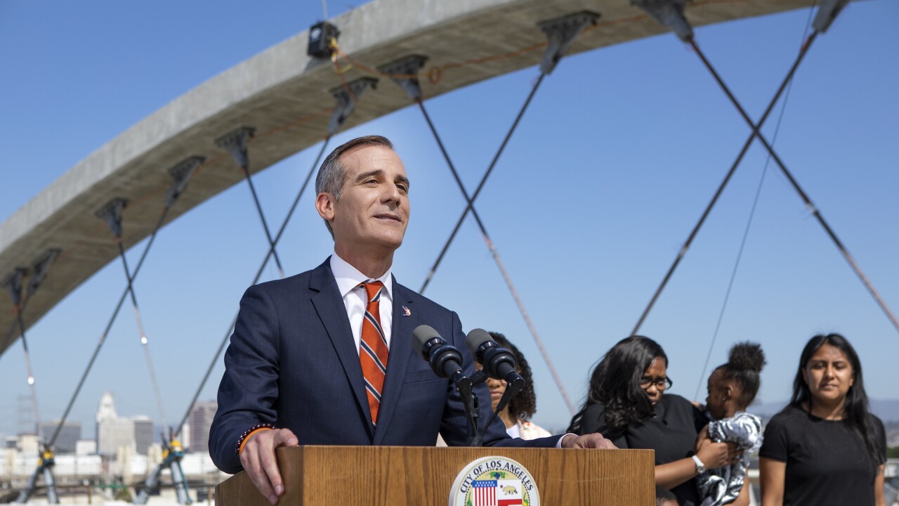 Eric-Garcetti-los-angeles-mayor-20220414