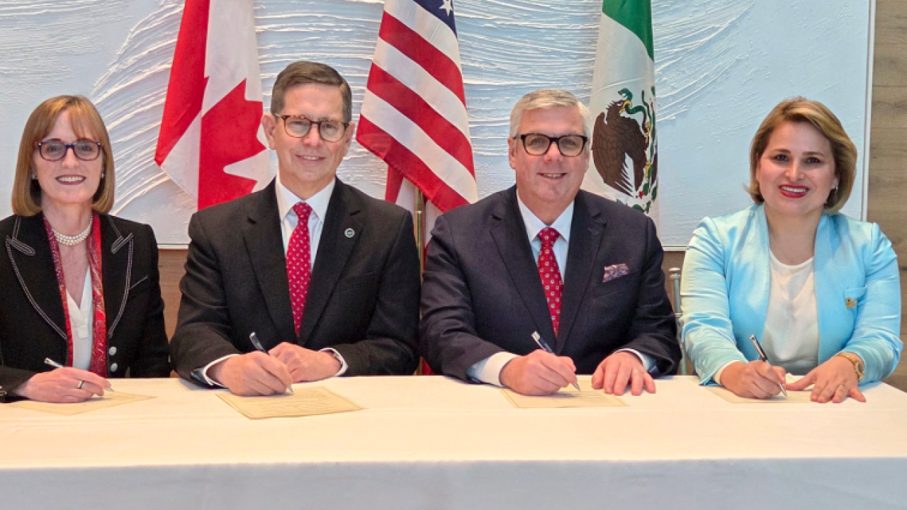 Leaders of U.S., Canada and Mexico accounting organizations sign their mutual recognition agreement