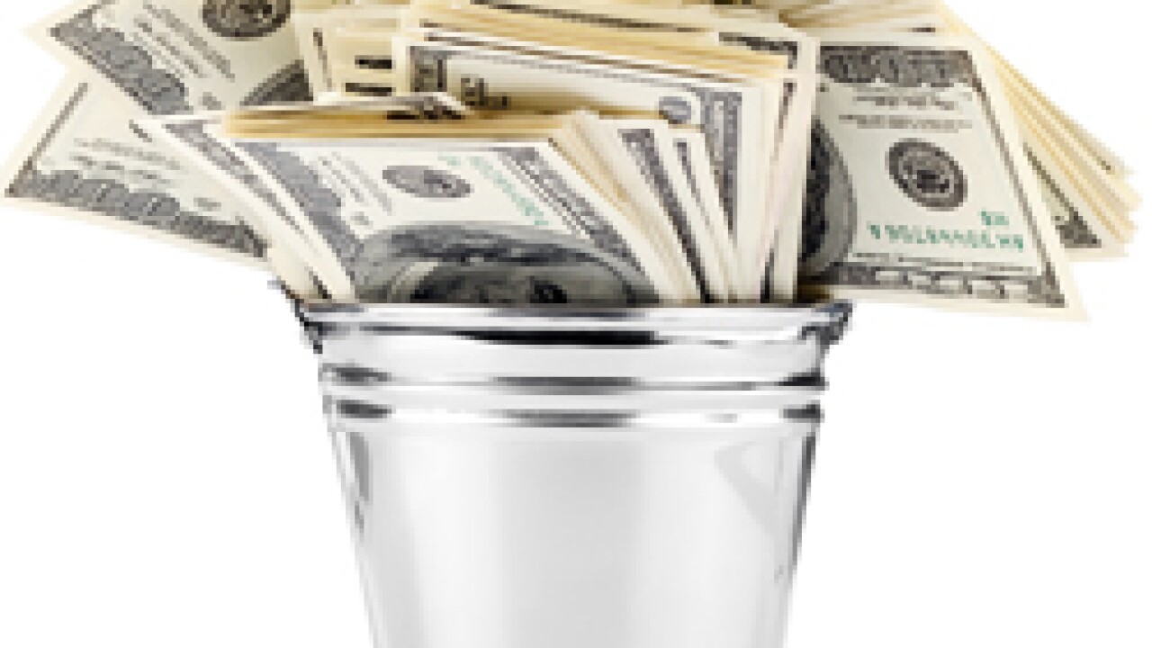 money-bucket-foto-250.jpg