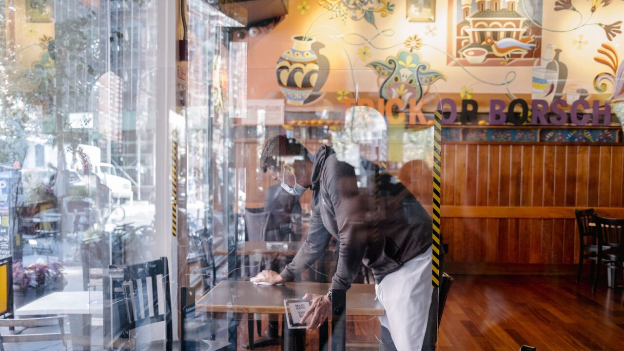 restaurant-worker.jpg