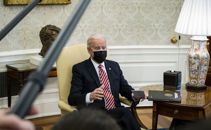 biden-joe-masked-oval-office.jpg