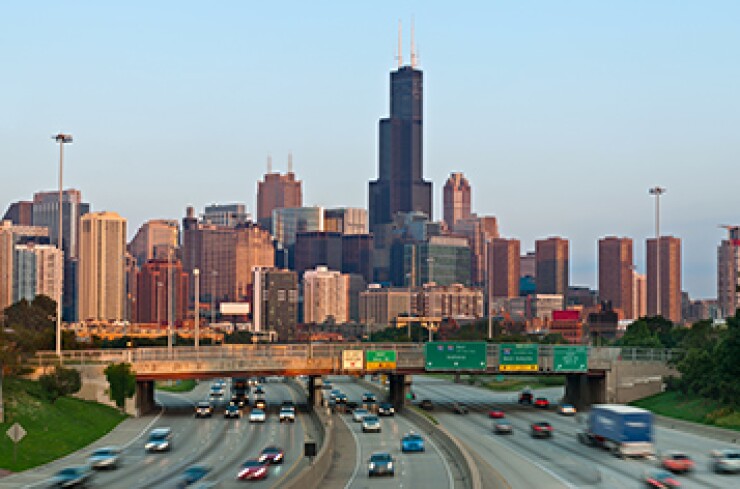 chicago-highway-adobestock-34352477.jpg
