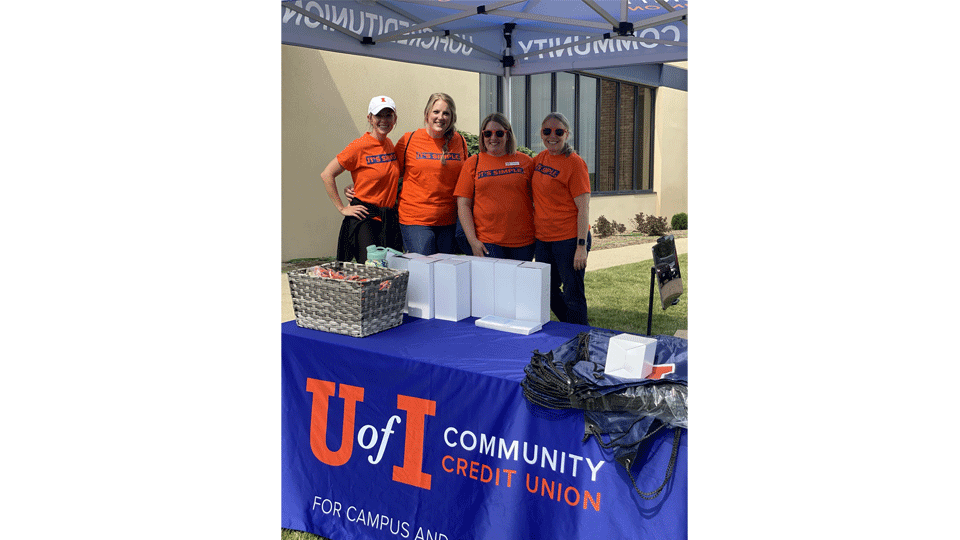 Best Credit Unions 2022 pictures/8_University-of-Illinois----vertical.png