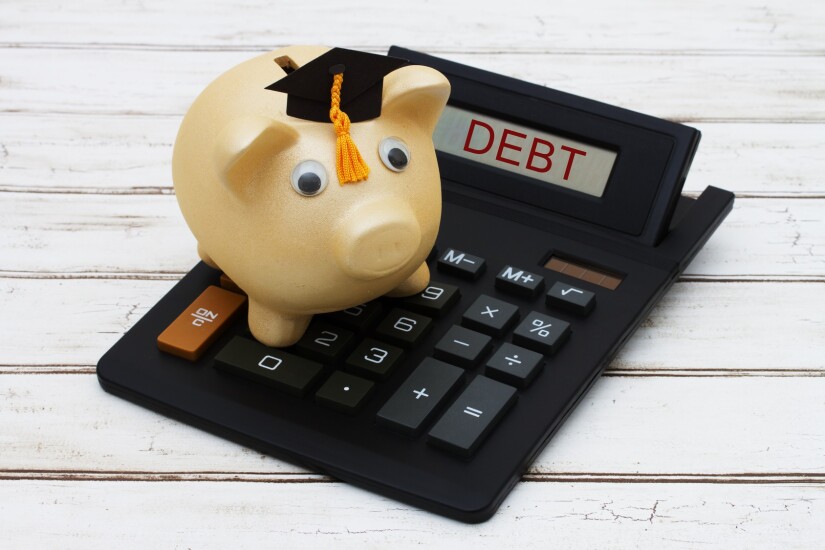 PiggyBank.Calculator.Fotolia.jpg