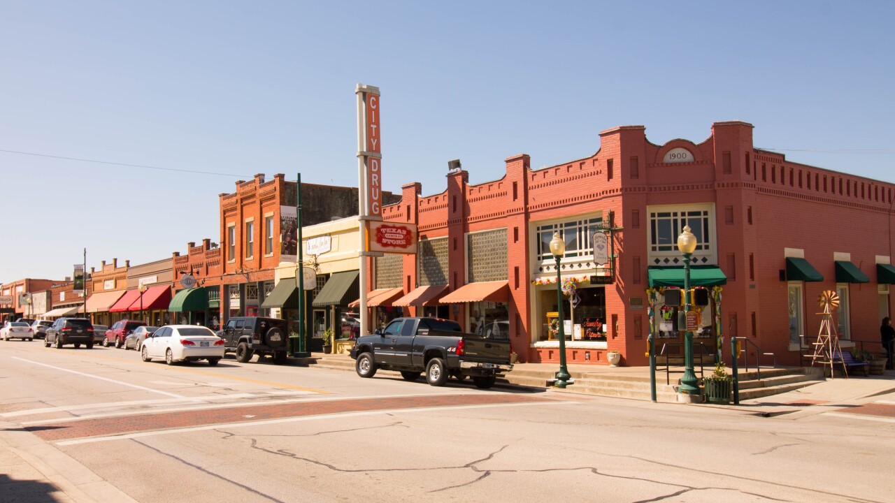 grapevine-commercial-dist-credit-renelibrary-wik