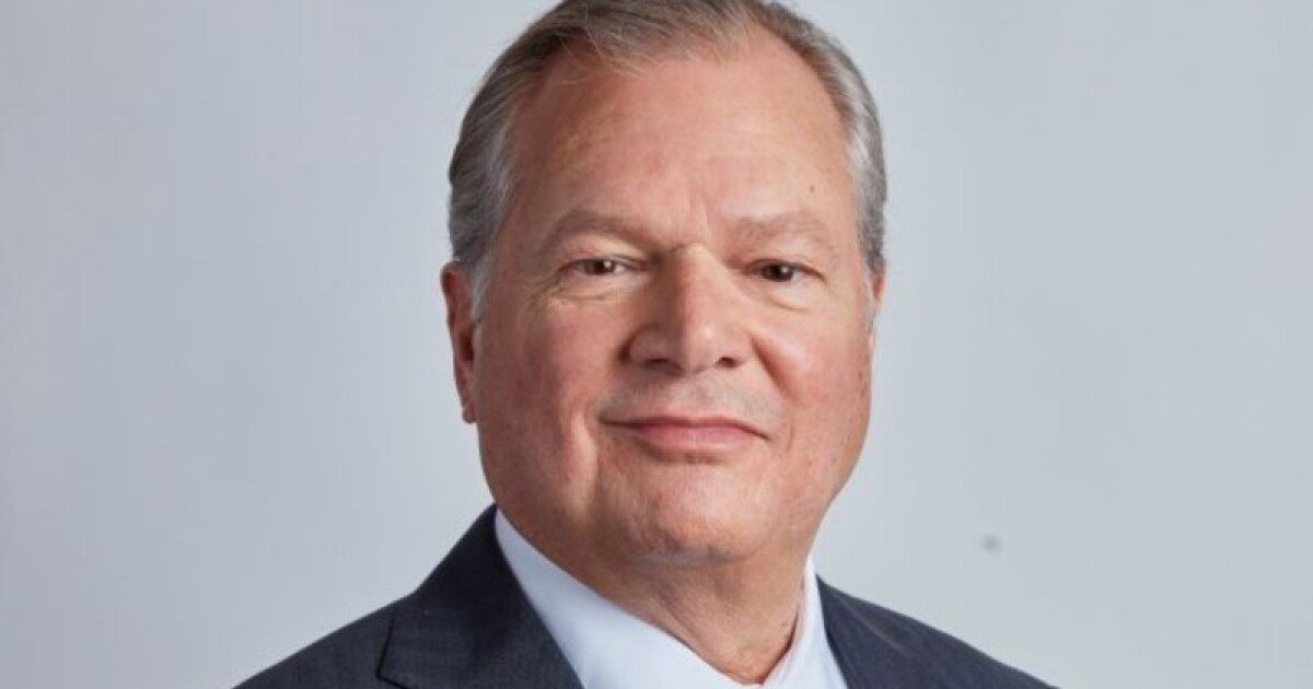 Ameriprise CEO gets big raise to cap record revenue year Ameriprise CEO gets big raise to cap record revenue year