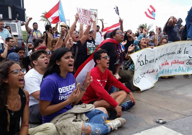 Puerto-Rico-demonstration-against-ending-debt-audit-2017