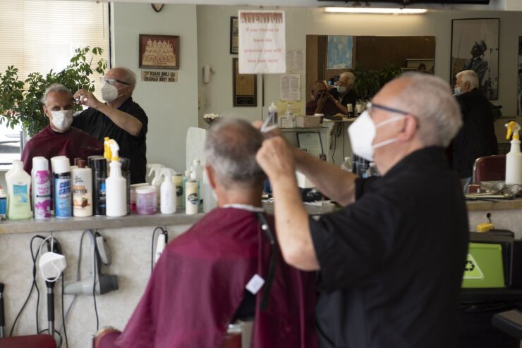 di-covid-salon-stock-business-071020