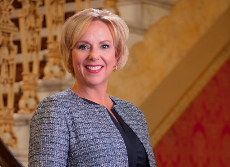 mpwib21-amy-brady-cardshowcrop