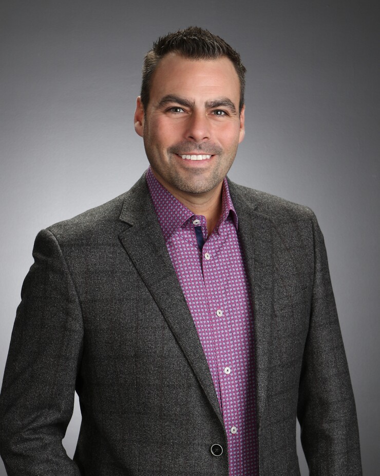 Casual Bridwell Billy_8175-R 4x5x300.jpg