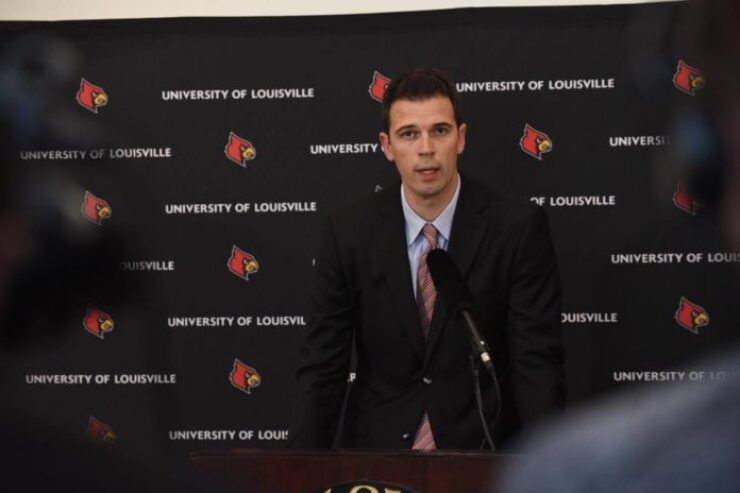 David-padgett- acting-university-of-louisville-basketball-coach-2017