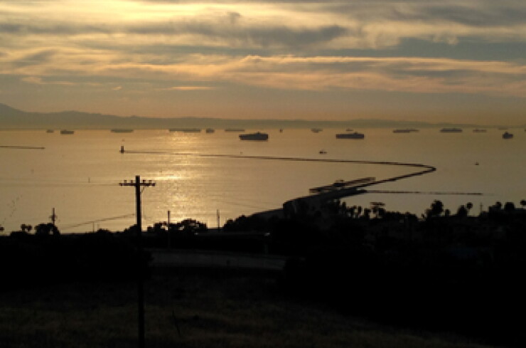 mx-socal-ships-anchored-of-la-lb-huntington-am-16-mar-2015.jpg