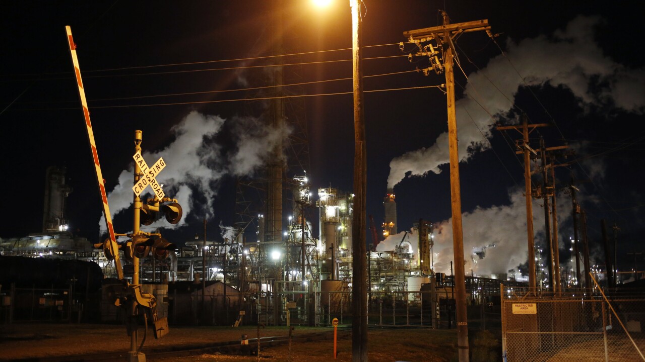 Oil-refinery-texas-BL-310311378_1-9