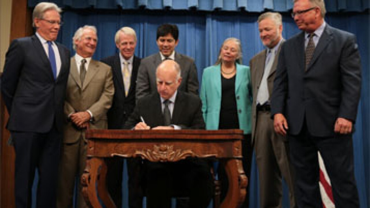 brown-jerry-signing-groundwater-bill-357.jpg