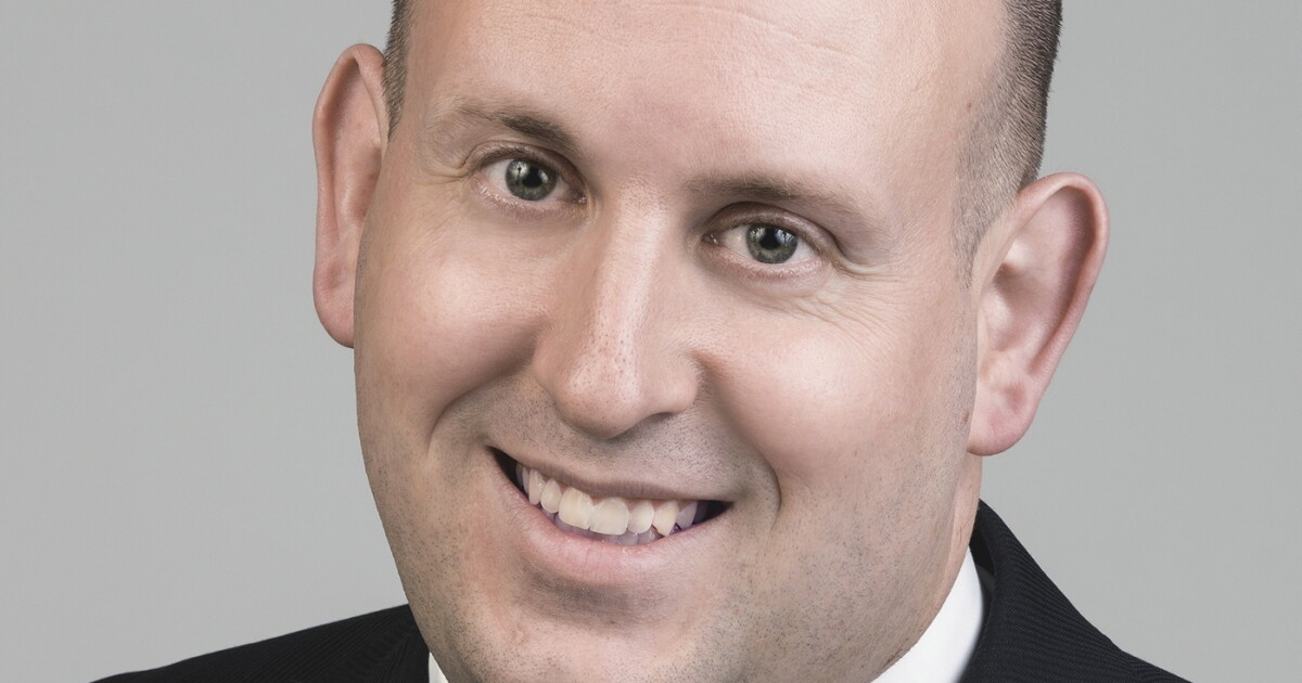 Chris Roussell Chris Roszell - Global head of total rewards | Financial Planning