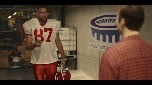 Travis Kelce in a commercial for Experian's Smart Money account