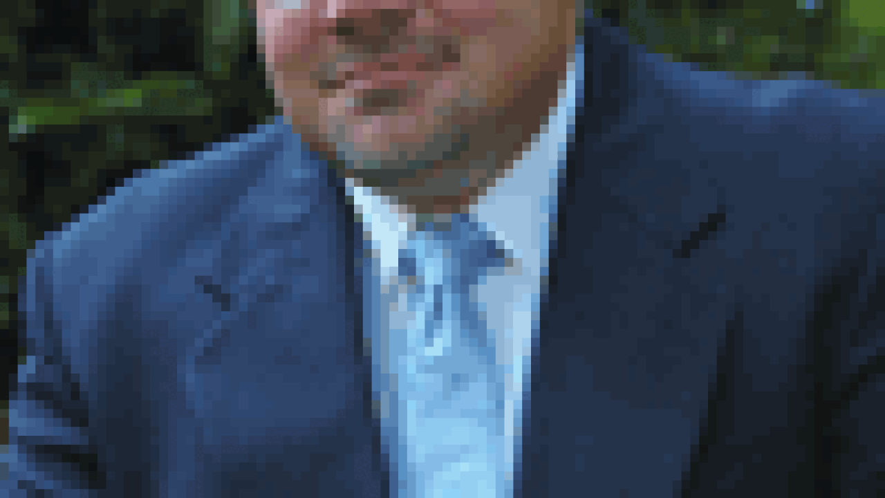 rogercarney100.gif