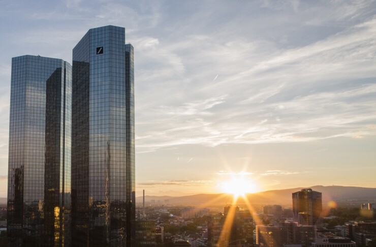 Deutsche-Bank-HQ-Frankfurt-sunset-Bloomberg-News.jpg