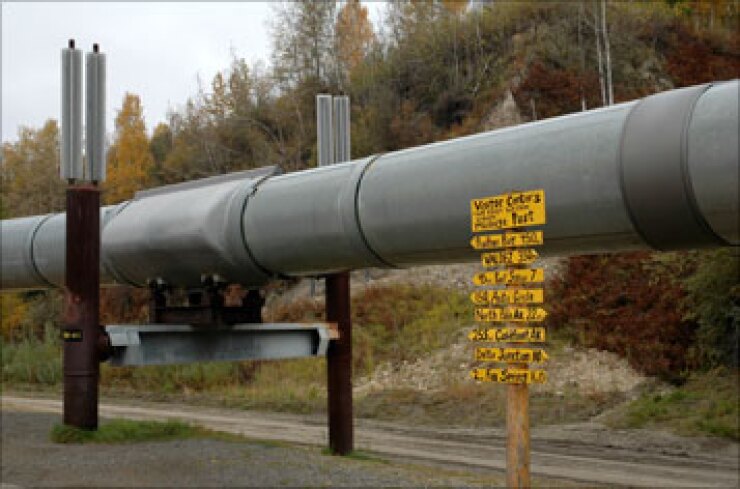 trans-alaska-pipeline-istock-357.jpg