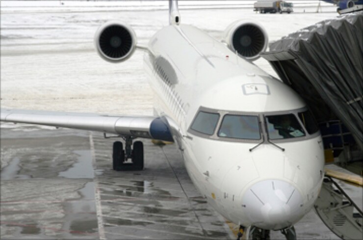 airplane-at-gate-istock-357.jpg