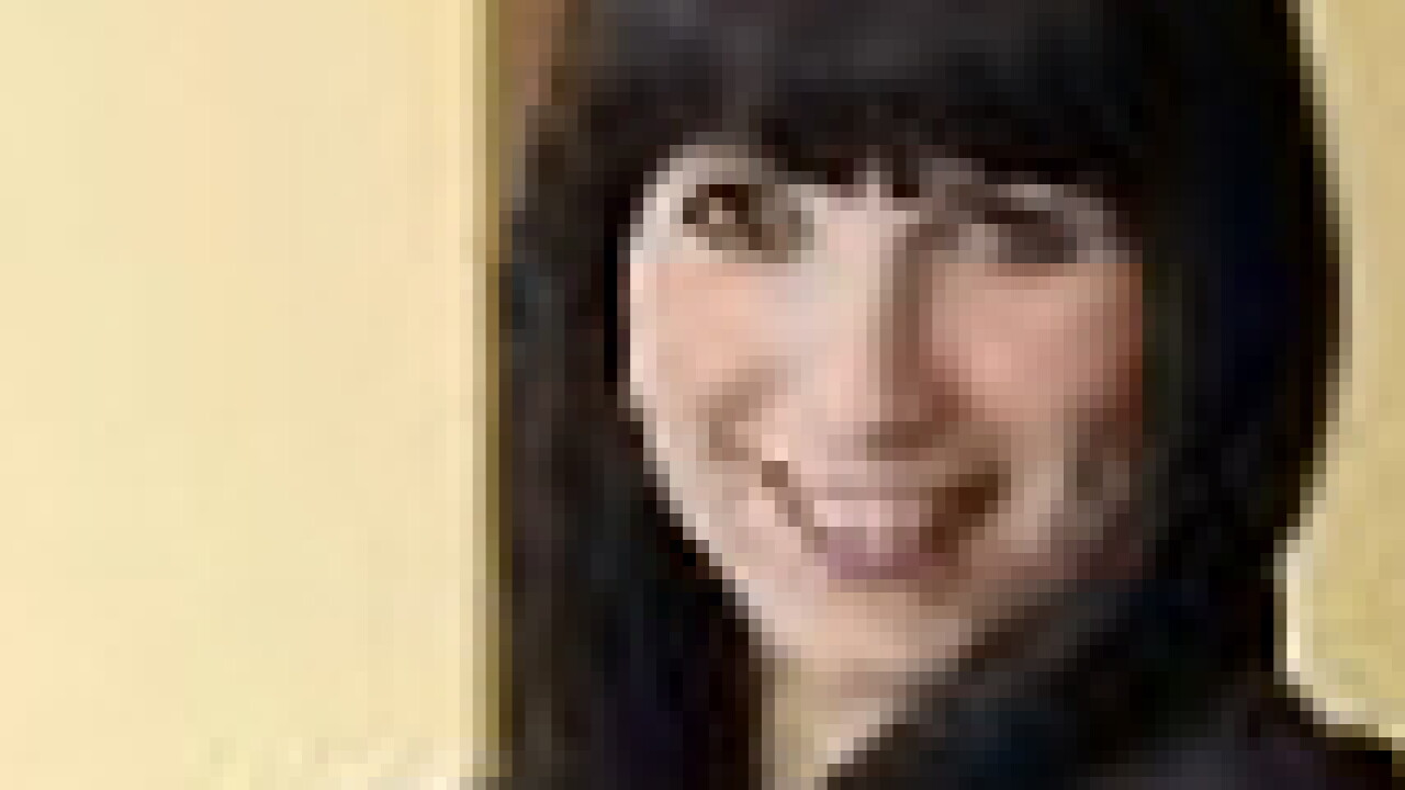 lizgoldbyline.jpg