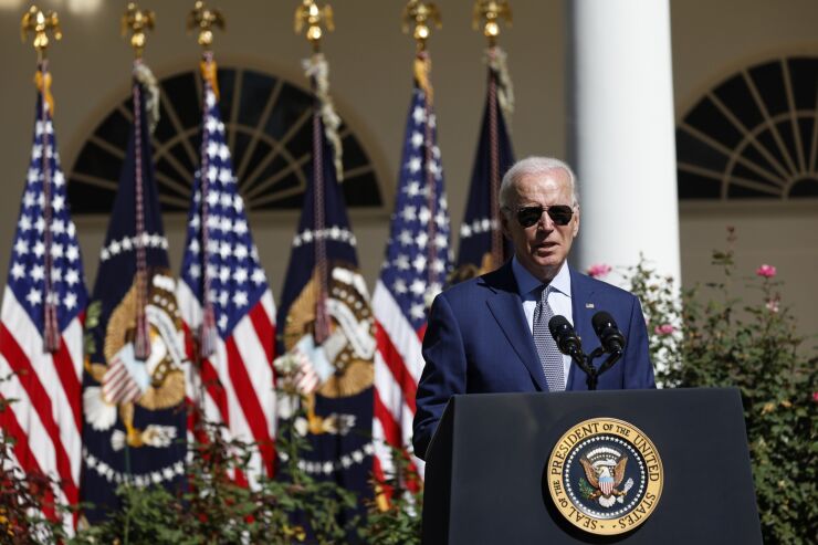 biden-joe-white-house-sunglasses-flags.jpg