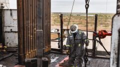 Harvards Status as Wealthiest School Faces Oil-Rich Contender in the University of Texas