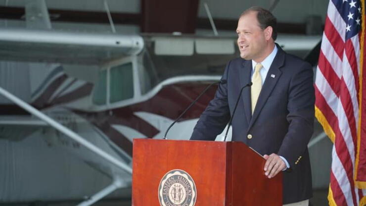 Rep. Andy Barr's bill would require investment managers to prioritize financial considerations over environmental, social and governance factors.