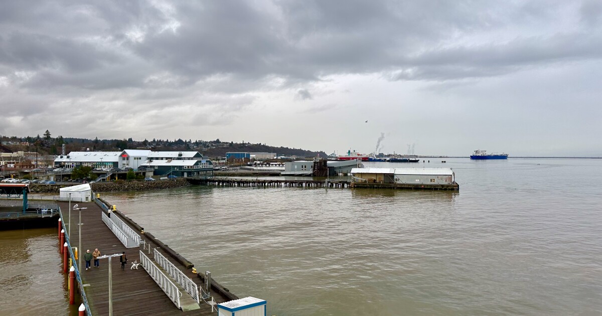 Wash. bank CEO to step down amid 6 million lawsuit Wash. bank CEO to step down amid 6 million lawsuit