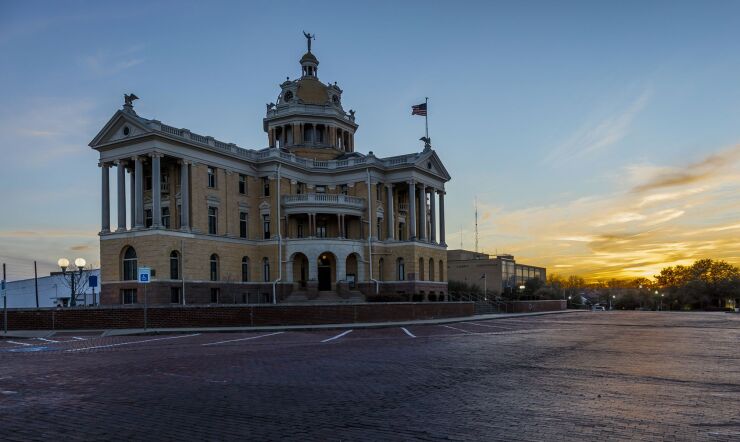 Republicans ESG Fight With Wall Street Clashes in Small Town Texas