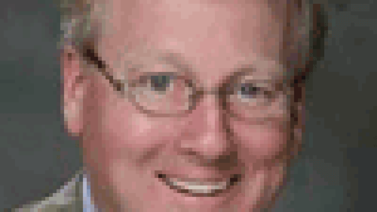 stephendrees100x133.gif
