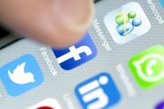 socialmedia-mobile-istock-365.jpg