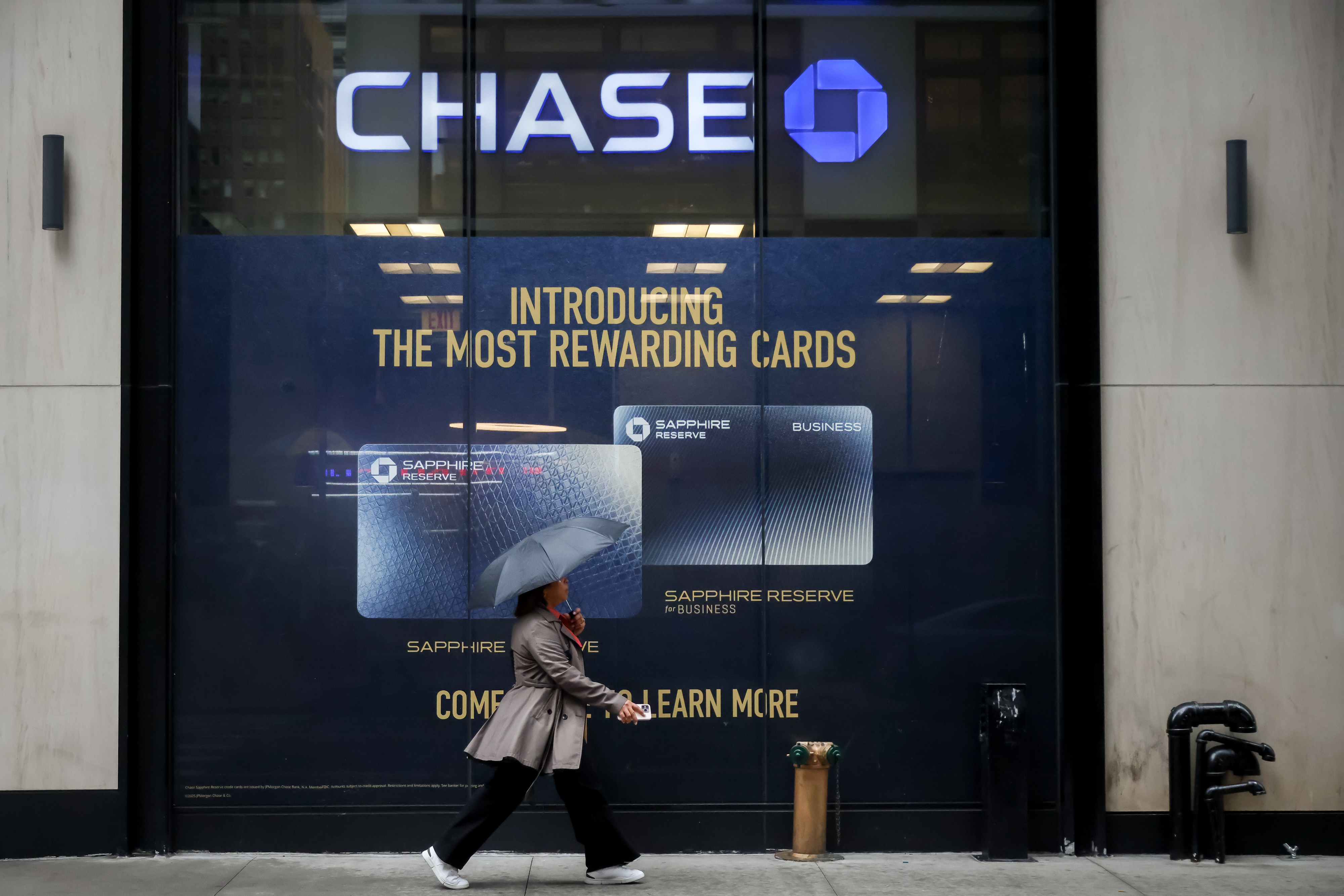 Chase adds login step to fight Face ID spoofing, AI deepfakes | American  Banker