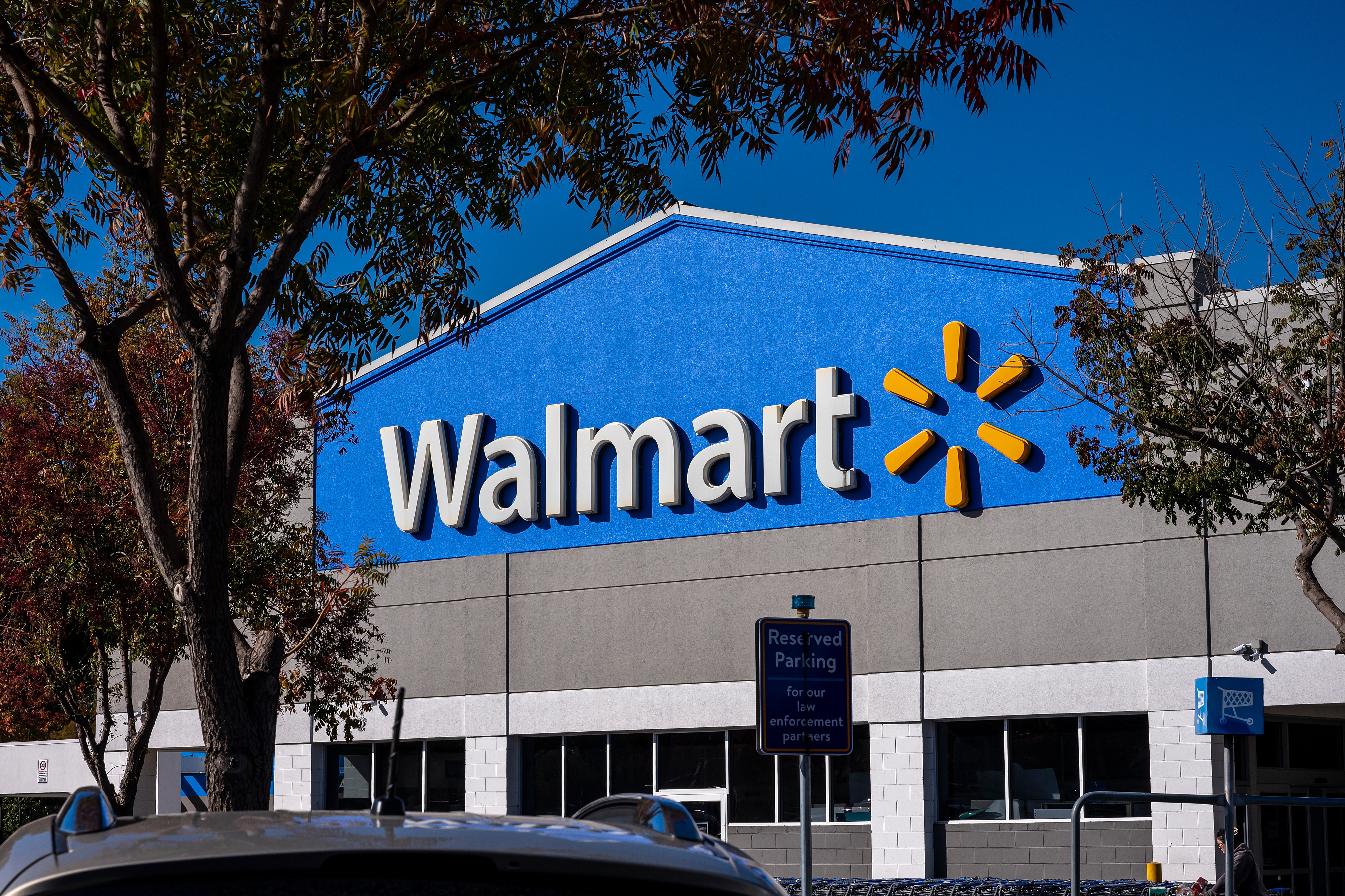 Walmart's OnePay boosts crypto; Lloyds' tech saves cash